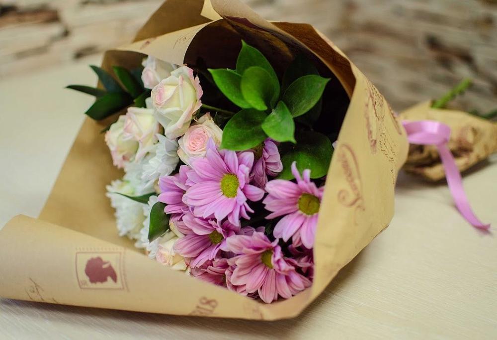 Букет цветов из: Розы и Хризантемы в Анциферово Новгородская область