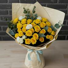 Букет цветов из:  Розы в Анциферово Новгородская область