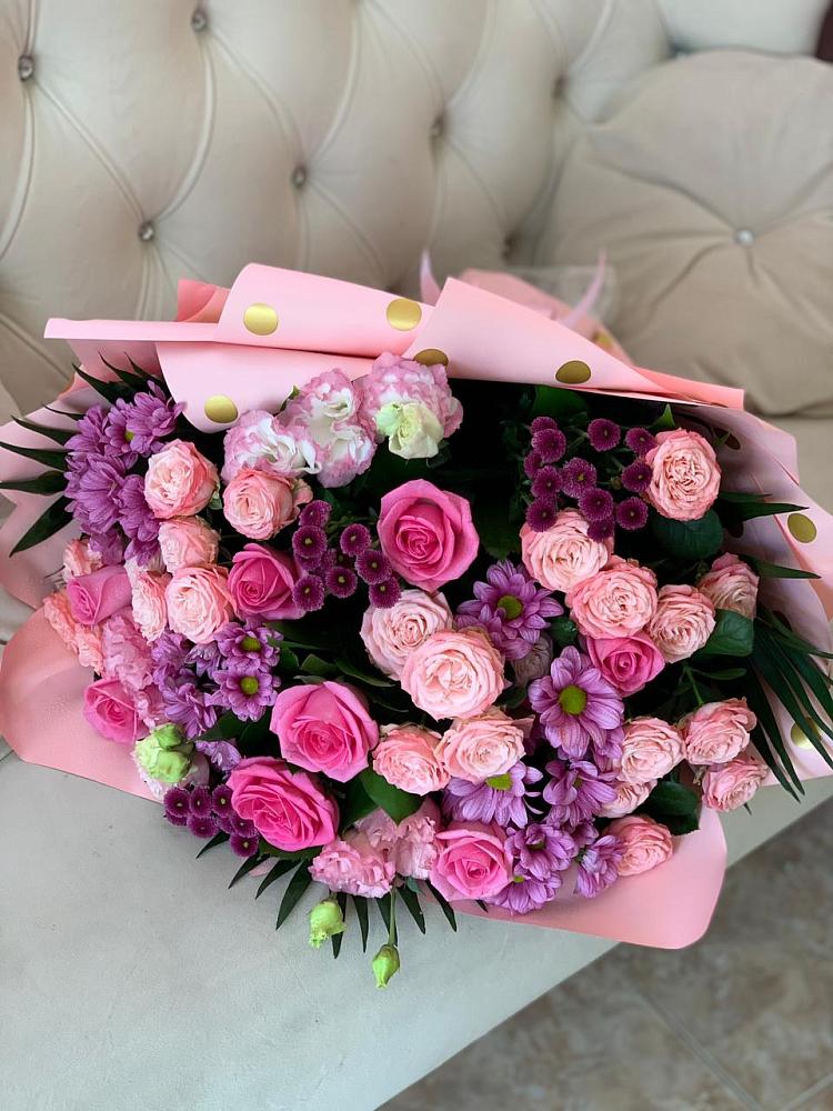 Букет цветов из: Хризантемы, Розы и Лизиантусы в Анциферово Новгородская область