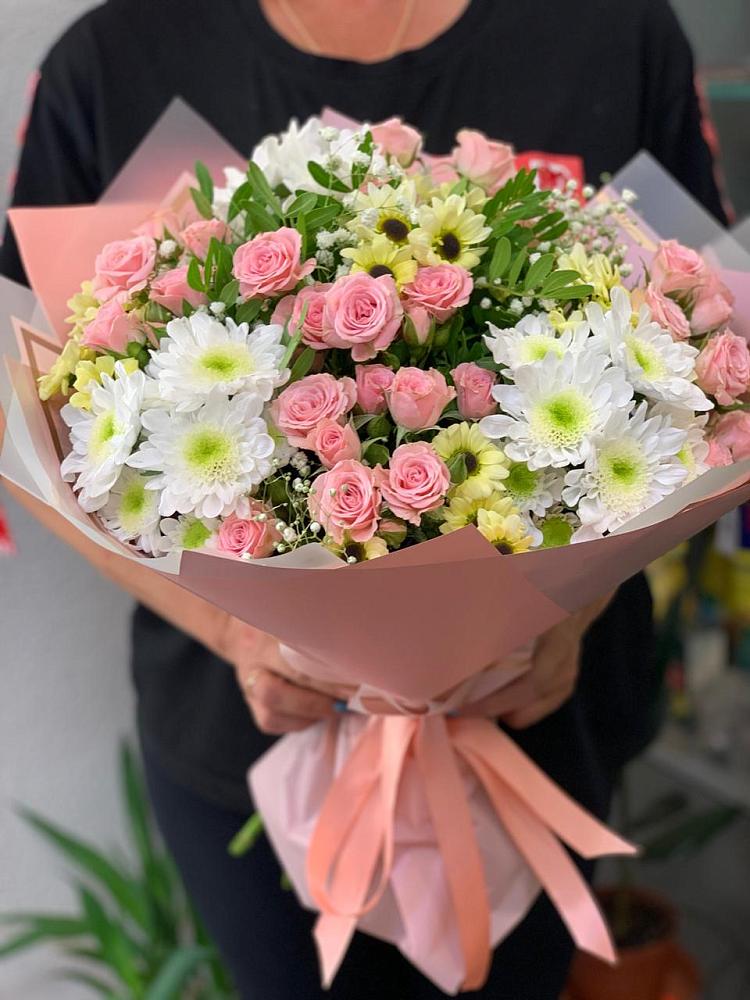 Букет цветов из: Розы и Хризантемы в Анциферово Новгородская область