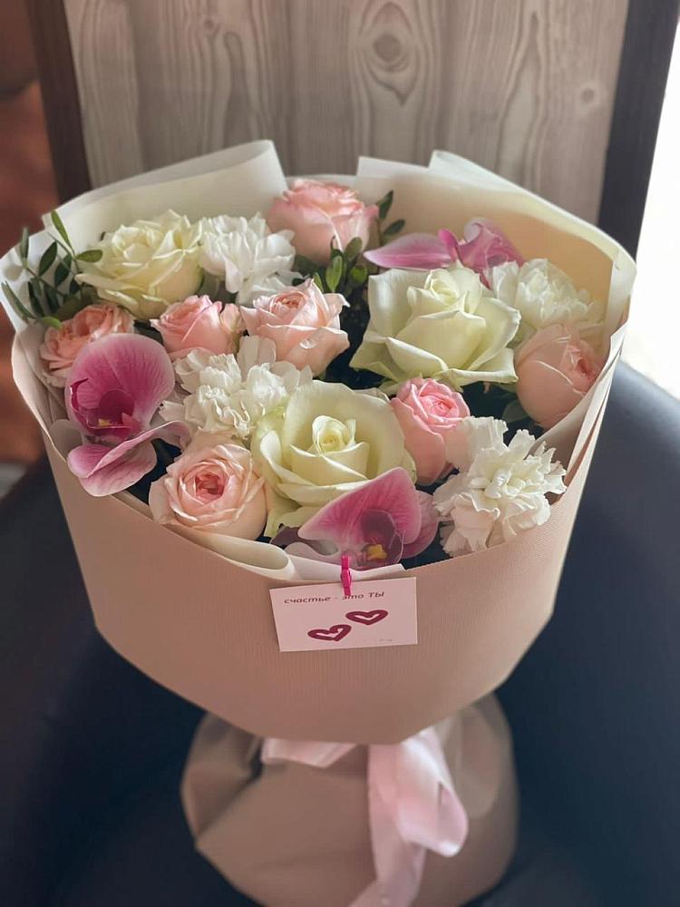 Букет цветов из: Орхидеи, Розы и Гвоздики в Анциферово Новгородская область