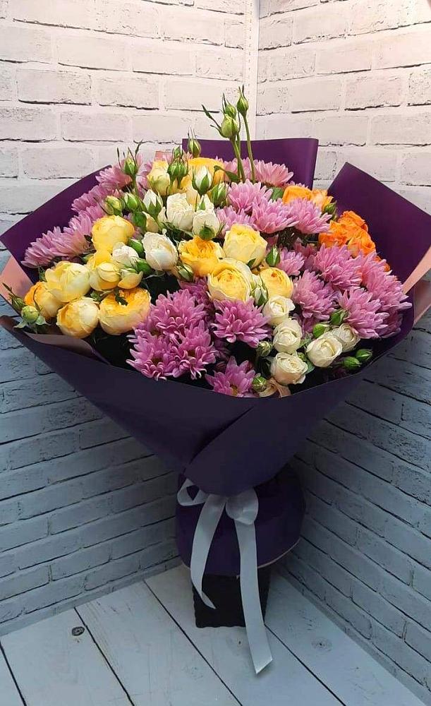 Букет цветов из: Хризантемы и Розы в Анциферово Новгородская область