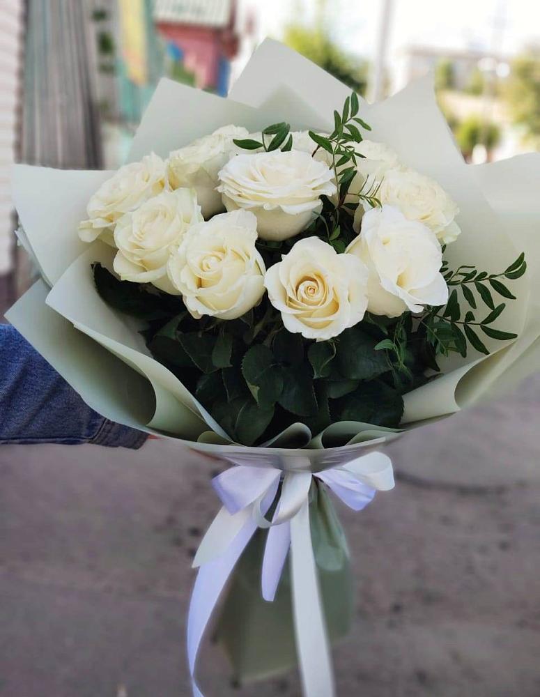 Букет Белые розы Проуд в Анциферово Новгородская область
