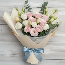 Букет цветов из:  Лизиантусы в Анциферово Новгородская область