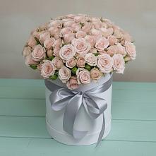 Цветочная композиция из Розы в шляпной коробке в Анциферово Новгородская область