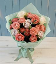 Букет цветов из:  Розы в Анциферово Новгородская область