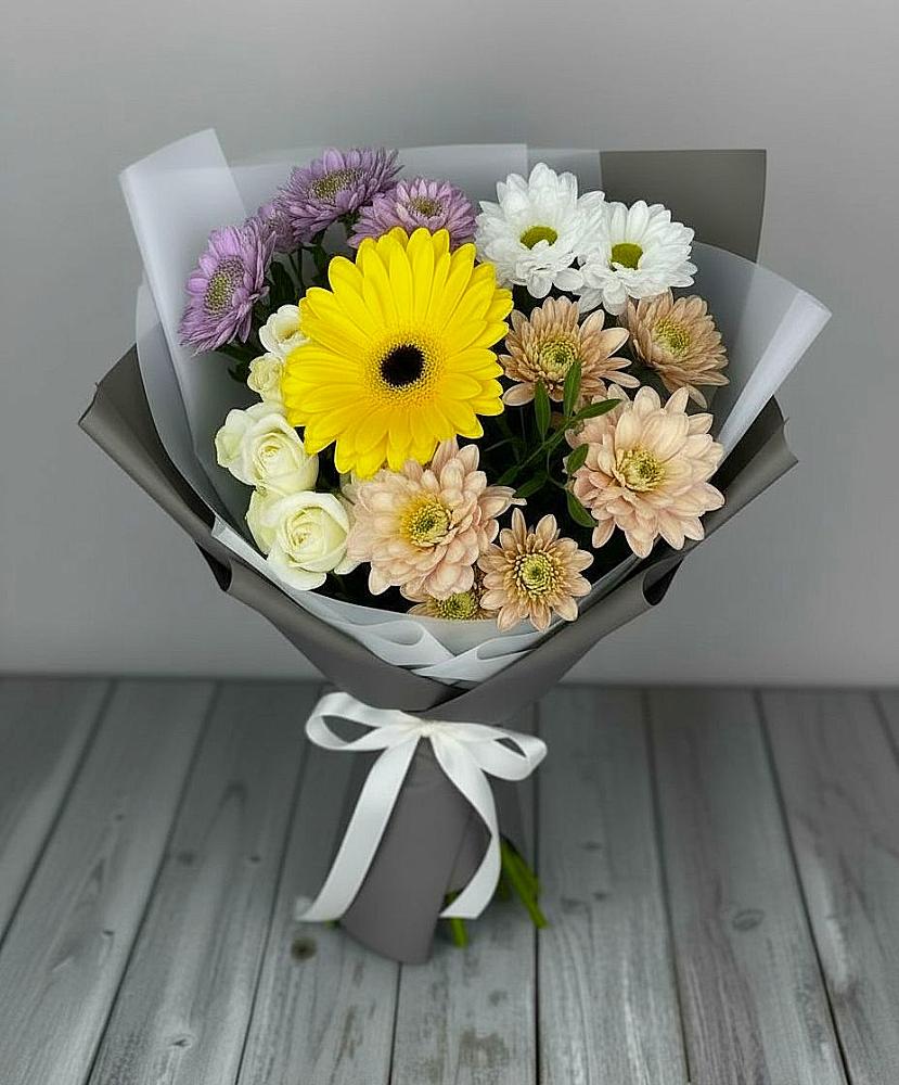 Букет цветов из: Розы, Герберы и Хризантемы в Анциферово Новгородская область