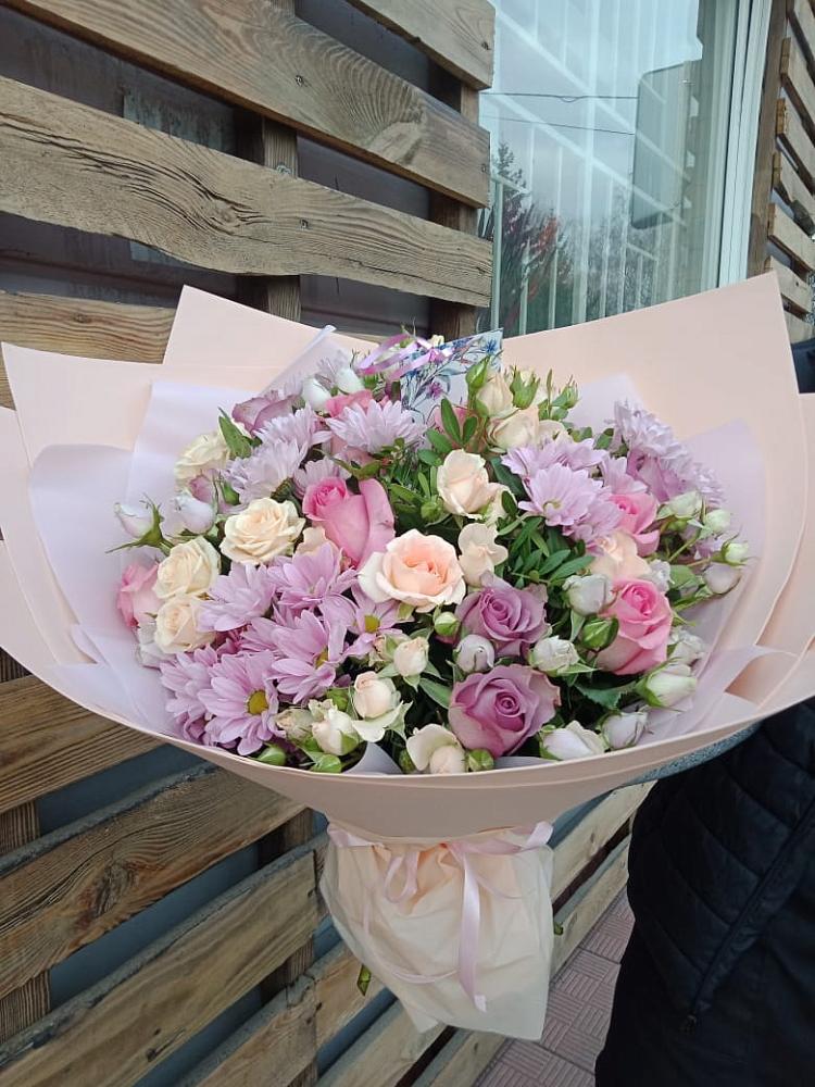 Букет цветов из: Розы и Хризантемы в Анциферово Новгородская область