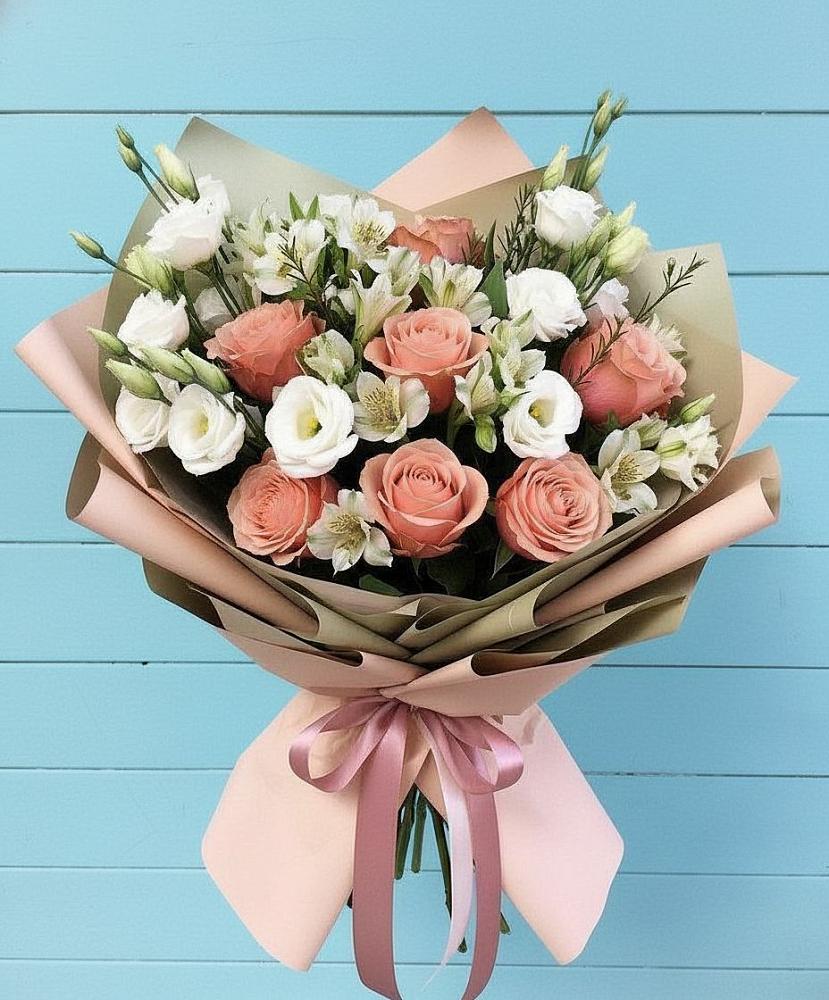 Букет цветов из: Розы, Альстромерии и Лизиантусы в Анциферово Новгородская область