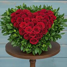 Цветочная композиция из Розы в виде сердца в Анциферово Новгородская область