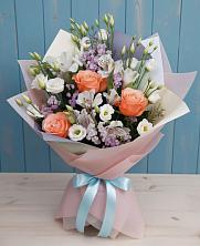 Букет цветов из:  Лизиантусы, Розы, Альстромерии и Гипсофила в Анциферово Новгородская область