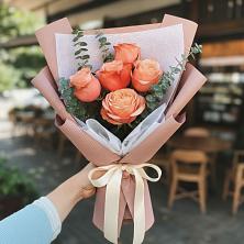 Букет цветов из:  Розы в Анциферово Новгородская область
