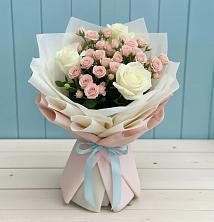 Букет цветов из:  Розы в Анциферово Новгородская область