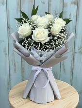 Букет цветов из:  Розы в Анциферово Новгородская область