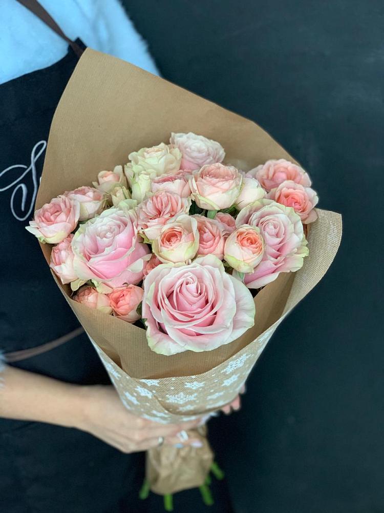 Букет цветов из: Хризантемы и Розы в Анциферово Новгородская область