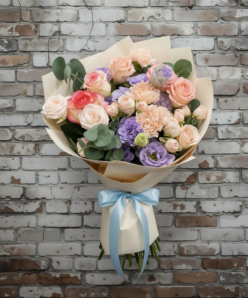 Букет цветов из: Розы, Лизиантусы и Гвоздики в Анциферово Новгородская область