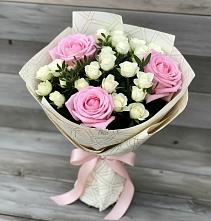 Букет цветов из:  Розы в Анциферово Новгородская область