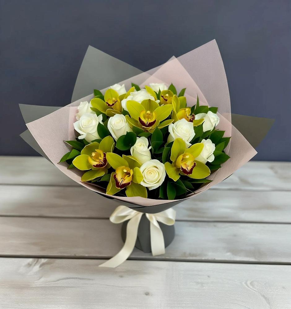 Букет цветов из: Орхидеи и Розы в Анциферово Новгородская область