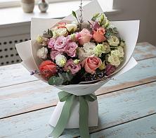 Букет цветов из:  Розы, Лизиантусы и Гвоздики в Анциферово Новгородская область