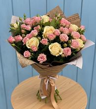 Букет цветов из:  Розы в Анциферово Новгородская область