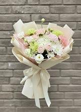 Букет цветов из:  Гвоздики, Розы, Лизиантусы и Хризантемы в Анциферово Новгородская область