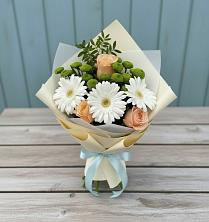 Букет цветов из:  Герберы, Розы и Хризантемы в Анциферово Новгородская область