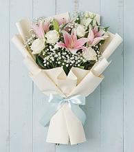Букет цветов из:  Лилии в Анциферово Новгородская область
