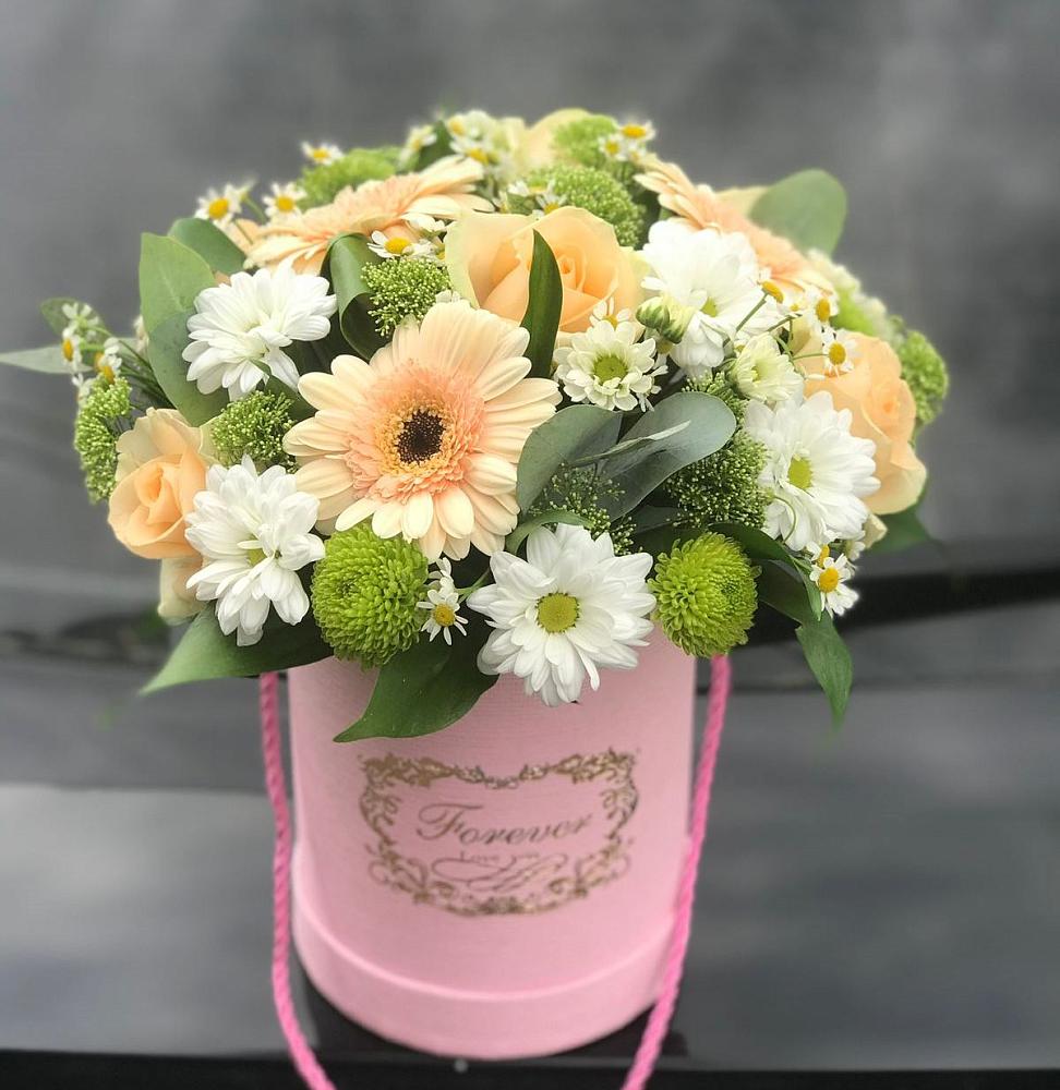 Цветочная композиция из Розы, Герберы и Хризантемы в шляпной коробке в Анциферово Новгородская область