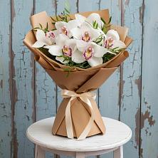 Букет цветов из:  Орхидеи и Розы в Анциферово Новгородская область