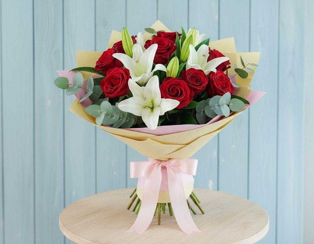 Букет цветов из: Лилии и Розы в Анциферово Новгородская область